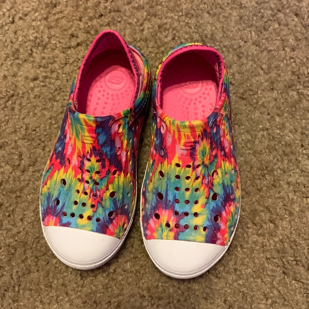 Girls Skechers shoes